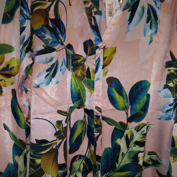 Rose Floral Soft Blouse - Picture 3 of 8